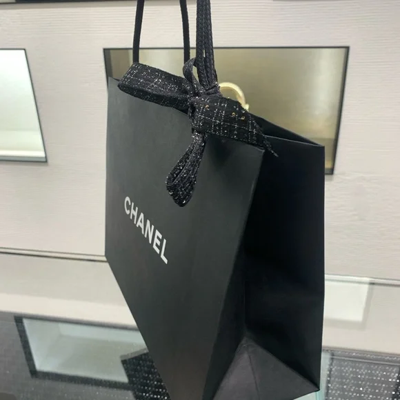 Authentic Chanel dust bag with strings, mid size , brand new condition. - Picture 9 of 12